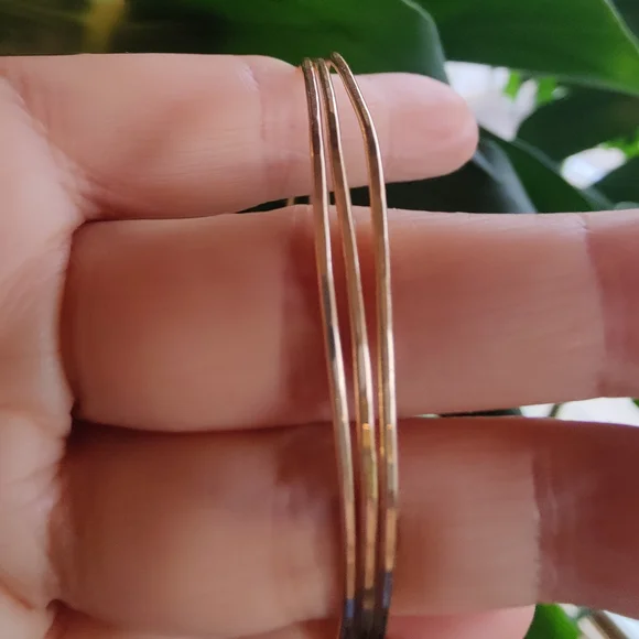 ✨ 14K Solid Gold Hammered Bangle Trio✨ - Picture 4 of 5